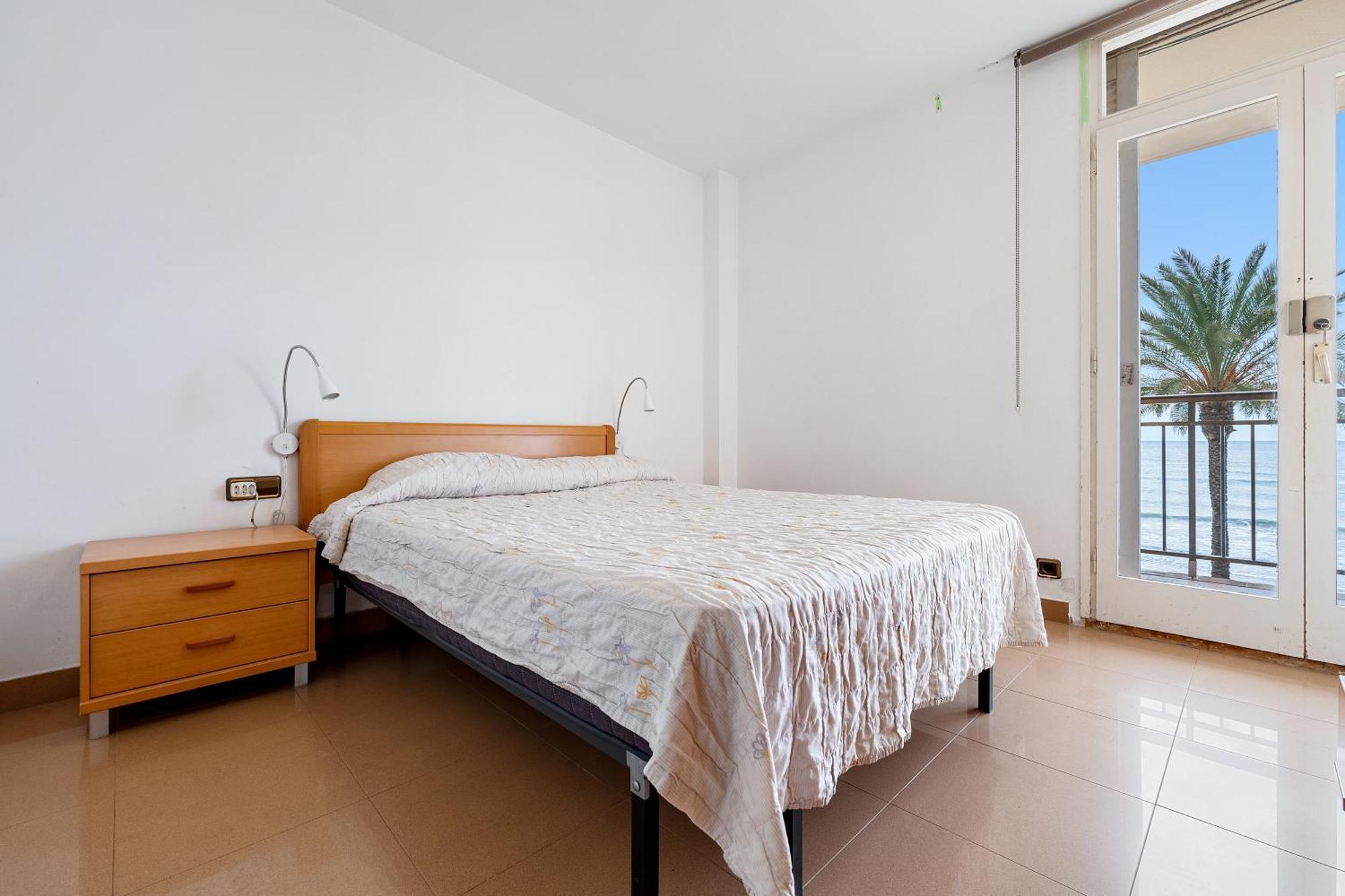Playa Primera Linea Cunit Exterior photo