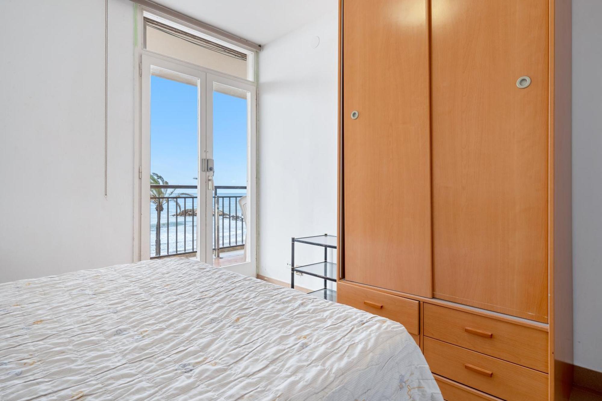 Playa Primera Linea Cunit Exterior photo