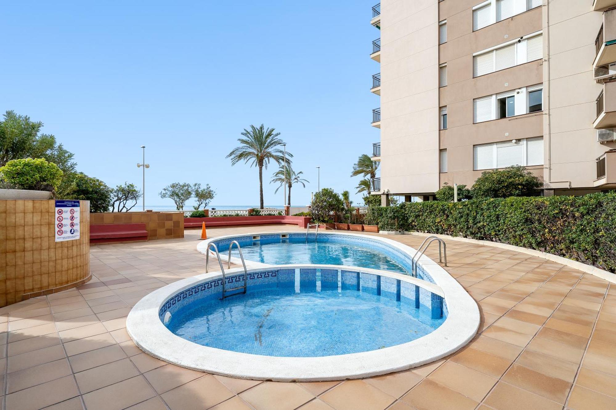 Playa Primera Linea Cunit Exterior photo